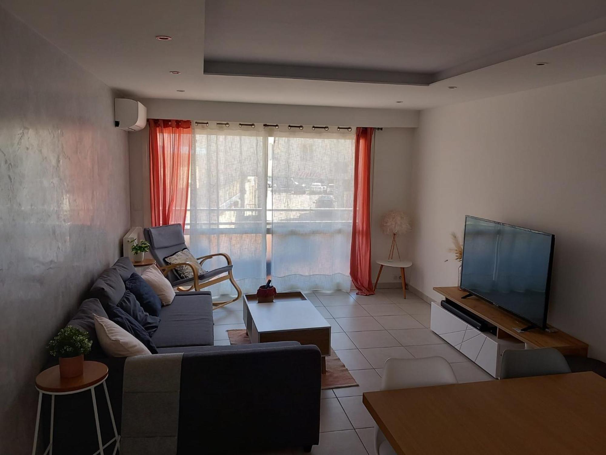 Appartement 1Er Etage, 66 M² Ла Сен-сюр-Мер Екстериор снимка
